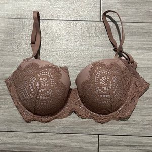 VS tan lace bra